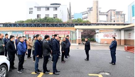 潘二煤矿 矿长陈士虎组织开展地面安全大检查