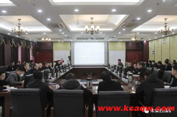 朱集西煤矿矿长张运海在办公会上强调：疫情防控与安全生产同等重要
