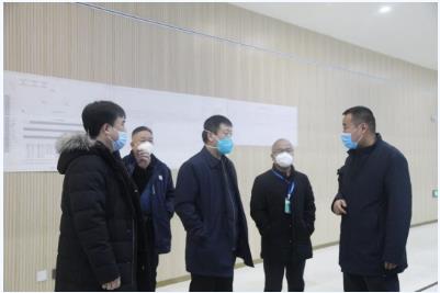 榆阳区区委书记李忠宏到巴拉素煤业公司检查指导安全生产及疫情防控工作