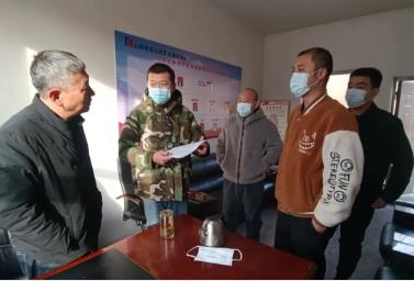 柳湾煤矿对疫情防控期间值班人员值守情况进行检查