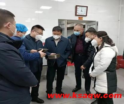 万柏林区对杜儿坪矿班中餐食堂进行食品安全 “两个责任”工作机制督导检查