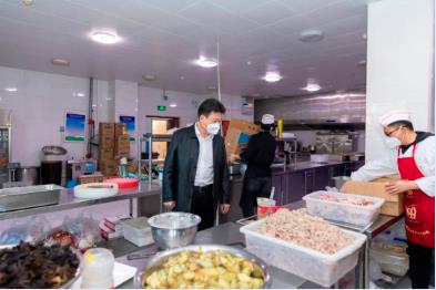 大唐龙王沟煤矿 代业滨到食堂检查指导恢复堂食准备工作