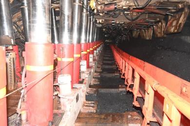 提前一天！金桥煤矿1306工作面煤流系统改造完成