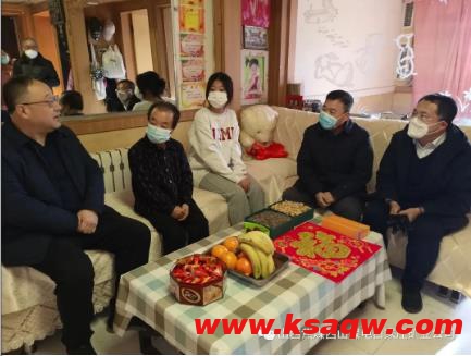 白家庄矿业公司开展春节送温暖活动