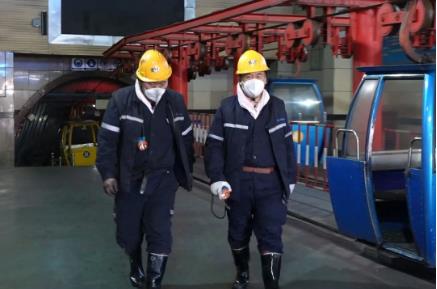 义煤集团副总经理丁剑到新安煤矿检查指导工作