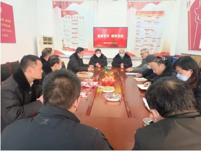 柴里煤矿运搬工区为退休职工召开欢送会