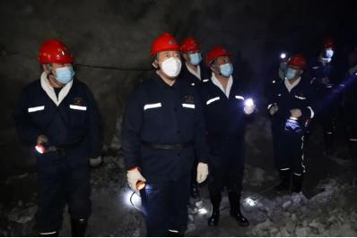 韩福生到峻德矿、益新矿检查指导工作时强调加强安全管理确保全国“两会”期间安全生产
