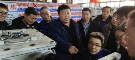 下峪口矿开展采掘辅助电钳专业技术提升专项培训