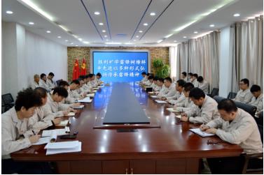 胜利煤矿以多种形式开展“学雷锋”活动