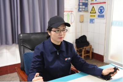 金桥煤矿巾帼岗位明星——运转工区宋士伟