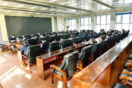 七煤矿业公司新建矿井、技改矿井、新能源等项目推进工作会议要求 集中精力加快项目工程建设速度 坚决确保高标准高质量按期完工