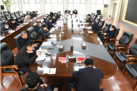 公司召开落实集团公司双鸭山薄煤层智能化综采工作面开采现场会精神会议