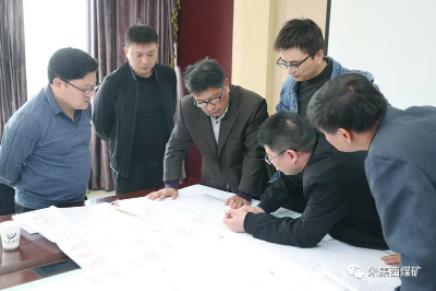 集团公司副总工程师姚金林一行到朱集西煤矿调研指导工作