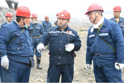 完善安全管理制度 超前防范安全风险 公司对七峰煤矿、福泰来煤炭公司开展一季度安全生产标准化管理体系建设检查验收工作