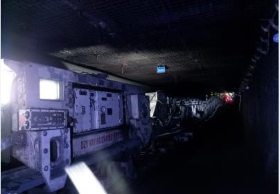 涌鑫安山煤矿133108辅运顺槽快掘设备安装成功