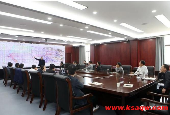 恒源煤矿集团公司总工程师傅崑岚到我矿调研生产接替工作