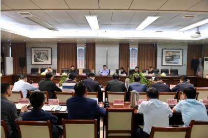 矿长陈士虎组织召开专题会