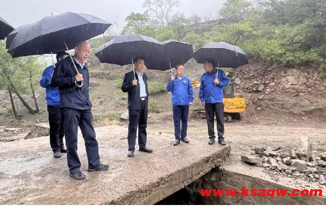 山西焦煤西山煤电总经理于建军到山焦西山官地矿督导防汛工程进展情况