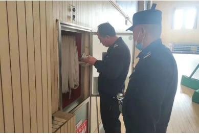 金凤矿牢筑“雨季三防”安全堤