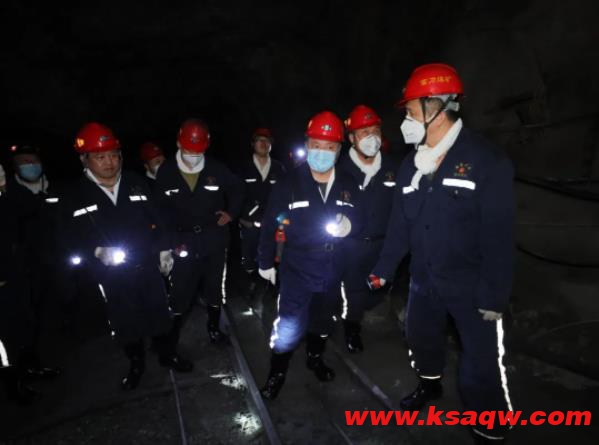 鹤矿公司召开富力矿巷道支护现场推进会