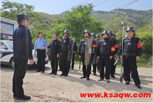 下峪口矿开展地面民爆物品库防盗抢应急处置演练