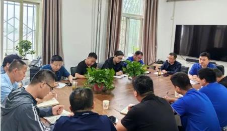 下峪口矿加快推进22306底板巷灾害治理及示范巷创建工作