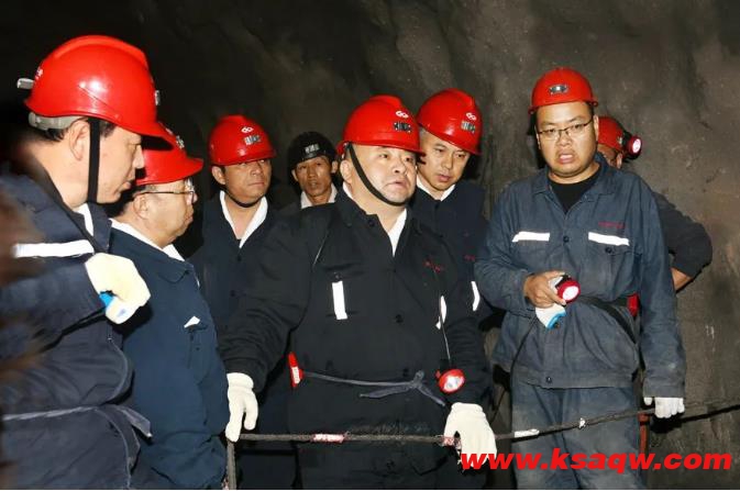 鞠超深入胜利矿检查技改矿井项目工程建设进展情况时要求 全力抓好技改矿井项目工程建设