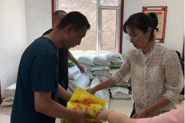 山焦西山官地矿“夏日清凉礼包”送到职工心间