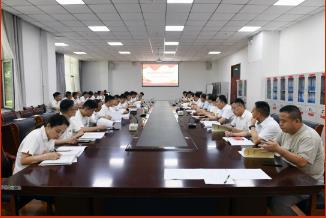 李村煤矿召开“我与劳模面对面”座谈会