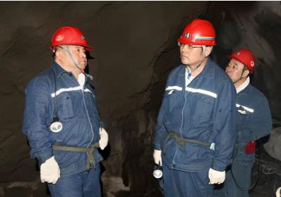 集团公司安全监察局监察一处驻地监察组深入新铁矿检查安全生产工作时要求 深入贯彻落实上级安排部署 坚决确保安全形势持续稳定