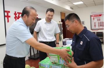 王建平到魏墙煤业公司开展“送清凉”慰问活动