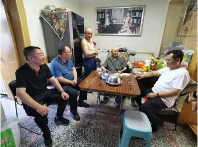 白家庄矿业公司领导走访慰问退伍老军人