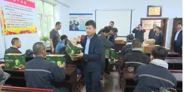 鹤矿公司慰问组到峻德矿慰问祝捷