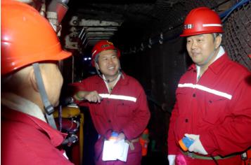 五九煤炭集团公司党委书记、总经理石海波到牙星煤矿调研指导工作