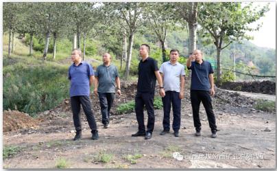 高阳煤矿党委专职副书记张建东到矸石山进行现场办公